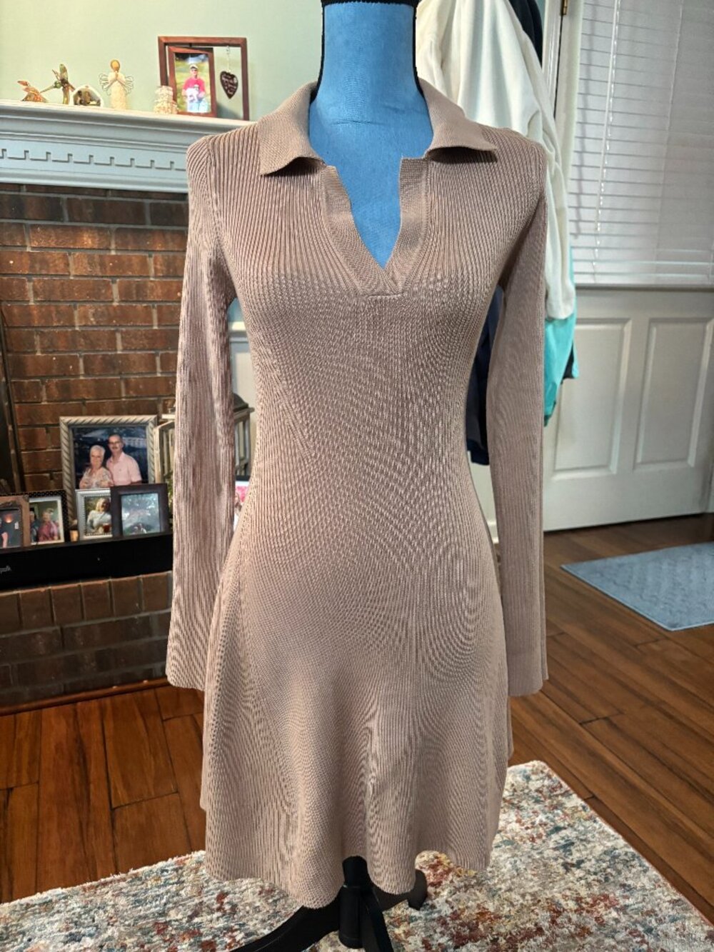 EVELYN ROSE BOUTIQUE LADIES SIZE M SWEATER DRESS RIBBED KNIT FITTED DRESS  NWT
